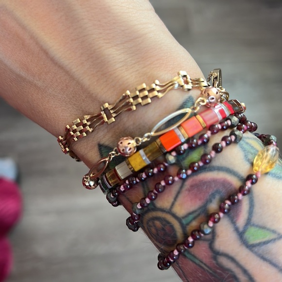 Handmade Miyuki tila bracelet with mixed rainbow design - Picture 3 of 9